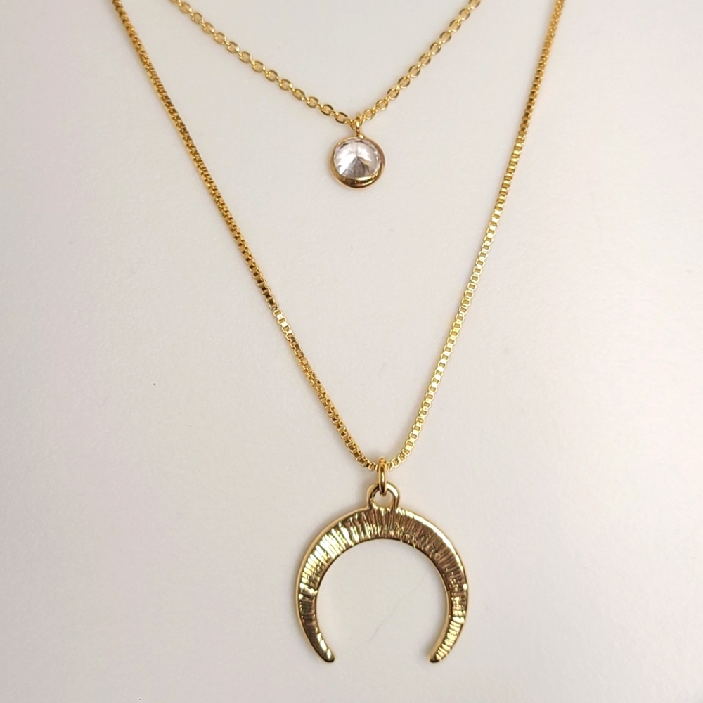 NWT Gold 3-Tiered Necklace/Studs Set - Picture 2 of 5